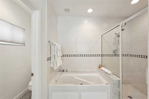 Villa ou maison à louer à Sarasota, Floride: 6 chambres, 285.3 m2 № 252237 - photo 29
