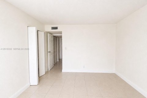 Купить кондоминиум в Хайалиа, Флорида 2 спальни, 131.64м2, № 2086258 - фото 5