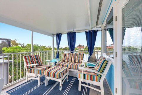 House in Placida, Florida 2 bedrooms, 98.85 sq.m. № 2166610 - photo 23