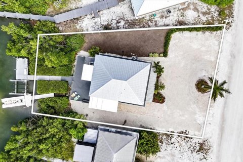 House in Placida, Florida 2 bedrooms, 98.85 sq.m. № 2166610 - photo 3