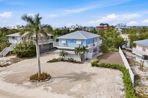 House in Placida, Florida 2 bedrooms, 98.85 sq.m. № 2166610 - photo 4