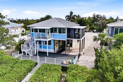 House in Placida, Florida 2 bedrooms, 98.85 sq.m. № 2166610 - photo 5