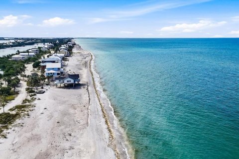 House in Placida, Florida 2 bedrooms, 98.85 sq.m. № 2166610 - photo 12