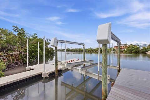 House in Placida, Florida 2 bedrooms, 98.85 sq.m. № 2166610 - photo 10