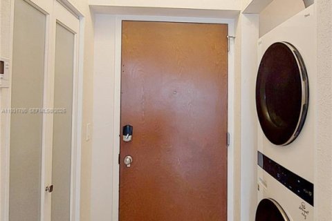 Снять в аренду кондоминиум в Майами-Бич, Флорида 1 спальня, 63.45м2, № 1990541 - фото 18