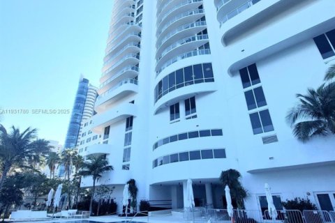Снять в аренду кондоминиум в Майами-Бич, Флорида 1 спальня, 63.45м2, № 1990541 - фото 30