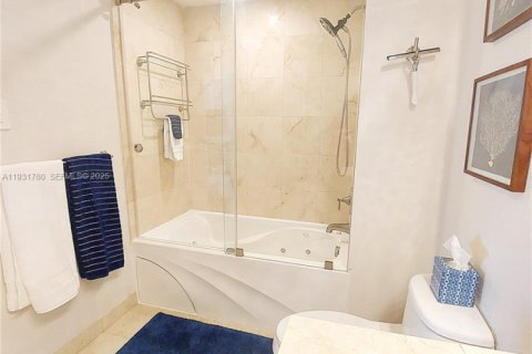 Снять в аренду кондоминиум в Майами-Бич, Флорида 1 спальня, 63.45м2, № 1990541 - фото 17