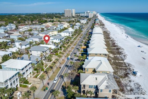 House in Miramar Beach, Florida 4 bedrooms, 285.95 sq.m. № 559928 - photo 1