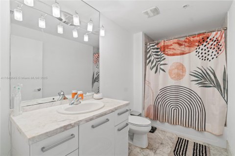 Copropriété à louer à Miami, Floride: 2 chambres, 92.9 m2 № 1845975 - photo 15