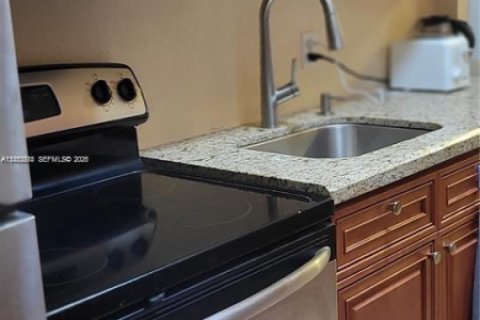 Condo in Hollywood, Florida, 1 bedroom  № 2263615 - photo 8