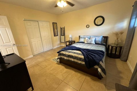 Condo in Hollywood, Florida, 1 bedroom  № 2263615 - photo 3