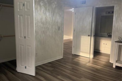 Condominio en alquiler en Largo, Florida, 1 dormitorio, 65.03 m2 № 2147948 - foto 8