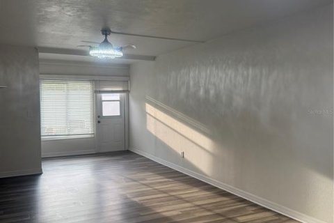 Condominio en alquiler en Largo, Florida, 1 dormitorio, 65.03 m2 № 2147948 - foto 4