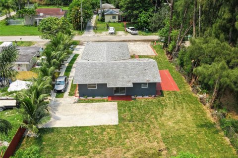 Commercial property in Miami, Florida 210.52 sq.m. № 1892897 - photo 9