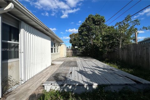 House in Sunrise, Florida 2 bedrooms, 139.35 sq.m. № 2033502 - photo 25