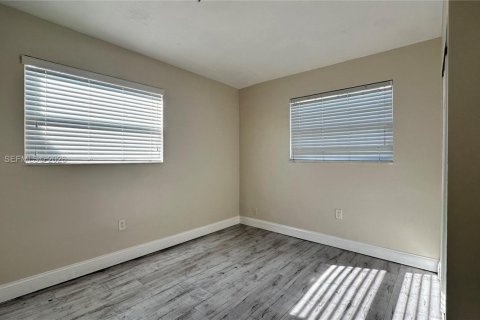 House in Sunrise, Florida 2 bedrooms, 139.35 sq.m. № 2033502 - photo 15