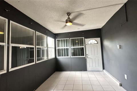 House in Sunrise, Florida 2 bedrooms, 139.35 sq.m. № 2033502 - photo 24