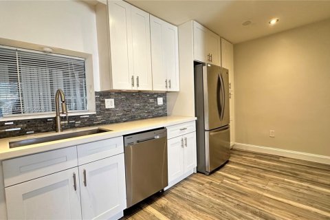 House in Sunrise, Florida 2 bedrooms, 139.35 sq.m. № 2033502 - photo 11