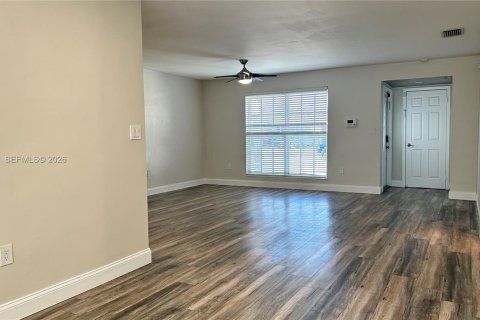 House in Sunrise, Florida 2 bedrooms, 139.35 sq.m. № 2033502 - photo 21