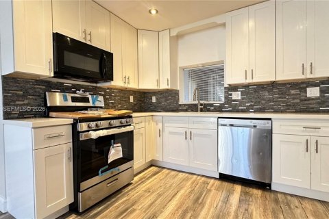 House in Sunrise, Florida 2 bedrooms, 139.35 sq.m. № 2033502 - photo 8