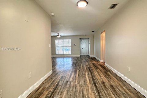 House in Sunrise, Florida 2 bedrooms, 139.35 sq.m. № 2033502 - photo 20