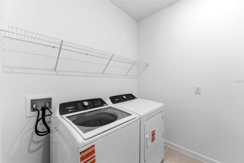 House in Spring Hill, Florida 4 bedrooms, 171.87 sq.m. № 2235469 - photo 15