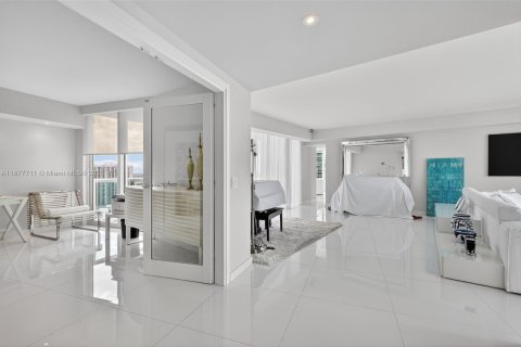 Condo in Aventura, Florida, 3 bedrooms  № 1921093 - photo 6