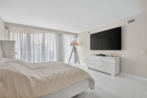 Condo in Aventura, Florida, 3 bedrooms  № 1921093 - photo 28