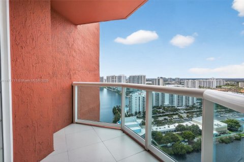 Condo in Aventura, Florida, 3 bedrooms  № 1921093 - photo 20