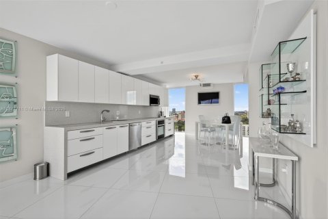 Condo in Aventura, Florida, 3 bedrooms  № 1921093 - photo 15