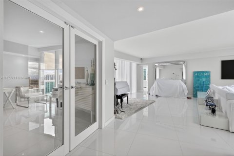 Condo in Aventura, Florida, 3 bedrooms  № 1921093 - photo 9