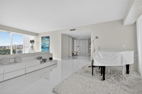 Condo in Aventura, Florida, 3 bedrooms  № 1921093 - photo 10