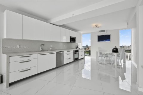 Condo in Aventura, Florida, 3 bedrooms  № 1921093 - photo 16