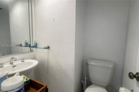 Copropriété à louer à Bal Harbour, Floride: 1 chambre, 92.25 m2 № 2414282 - photo 15
