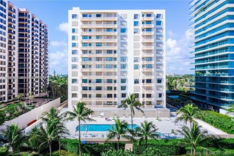 Copropriété à louer à Bal Harbour, Floride: 1 chambre, 92.25 m2 № 2414282 - photo 18