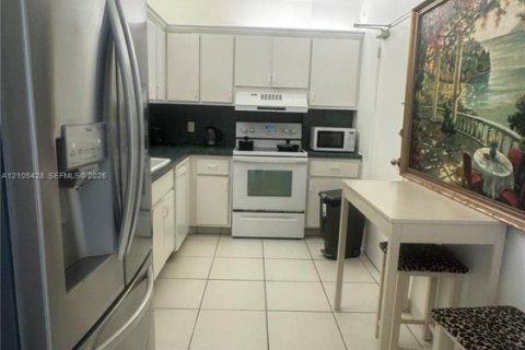 Copropriété à louer à Bal Harbour, Floride: 1 chambre, 92.25 m2 № 2414282 - photo 16