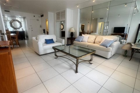Copropriété à louer à Bal Harbour, Floride: 1 chambre, 92.25 m2 № 2414282 - photo 3