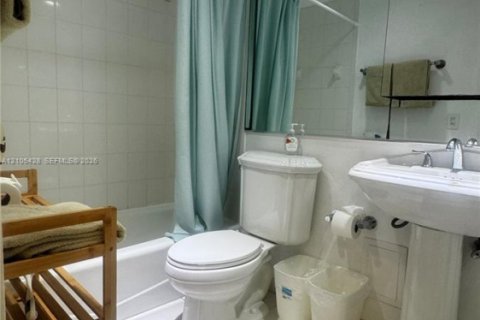 Copropriété à louer à Bal Harbour, Floride: 1 chambre, 92.25 m2 № 2414282 - photo 14