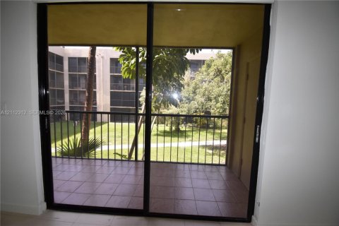 Copropriété à louer à Miami, Floride: 2 chambres, 95.69 m2 № 2431306 - photo 17