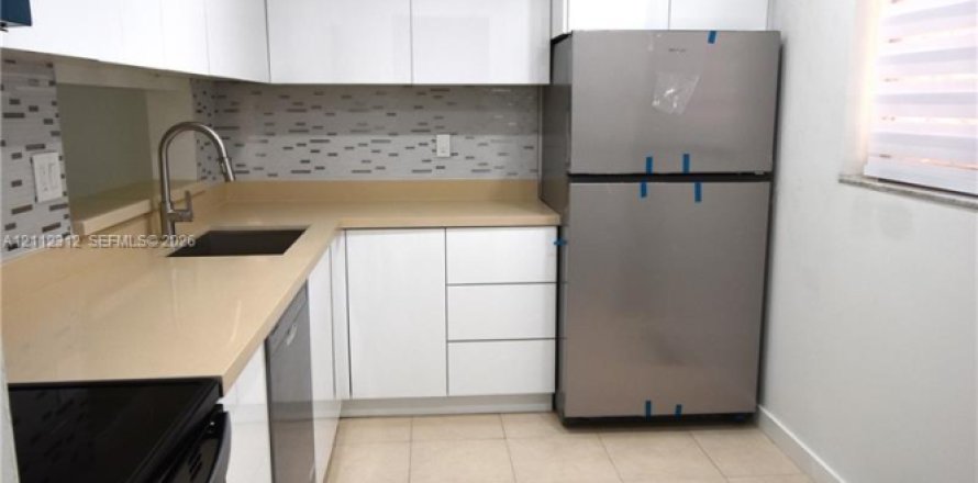 Condo à Miami, Floride, 2 chambres  № 2431306