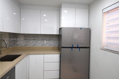 Copropriété à louer à Miami, Floride: 2 chambres, 95.69 m2 № 2431306 - photo 8