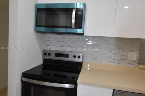 Copropriété à louer à Miami, Floride: 2 chambres, 95.69 m2 № 2431306 - photo 7