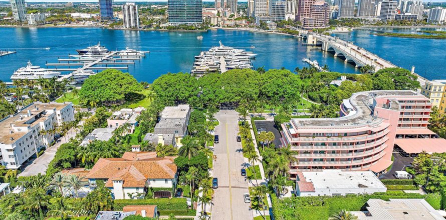 Adosado en Palm Beach, Florida 3 dormitorios, 427.63 m2 № 1216162