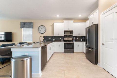 Casa en venta en Davenport, Florida, 7 dormitorios, 373.37 m2 № 2213639 - foto 19