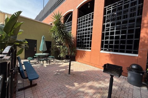 Condo in Tampa, Florida, 1 bedroom  № 1521003 - photo 19