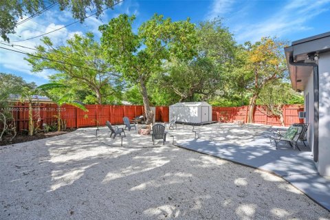 House in Hollywood, Florida 4 bedrooms, 245.26 sq.m. № 1893498 - photo 11