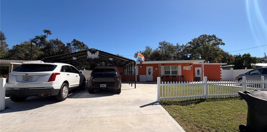 Villa ou maison à Saint Petersburg, Floride 3 chambres, 142.14 m2 № 2433144