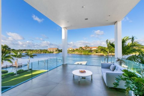 House in Palm Beach Gardens, Florida 4 bedrooms, 566.43 sq.m. № 2187961 - photo 29