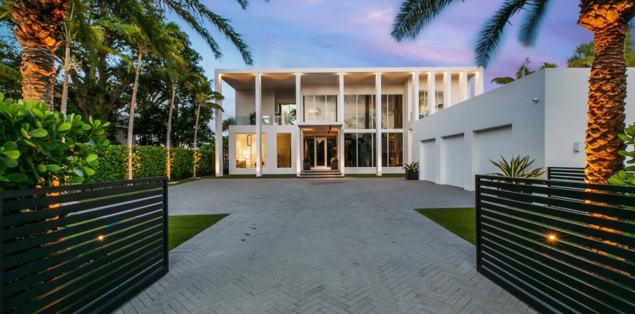House in Palm Beach Gardens, Florida 4 bedrooms, 566.43 sq.m. № 2187961