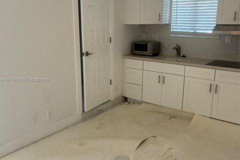 Снять в аренду виллу или дом в Помпано-Бич, Флорида 2 спальни, 82.96м2, № 2042606 - фото 3